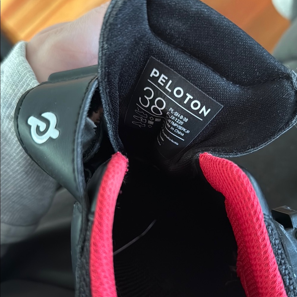 Peloton Cycling Shoes - Picture 4 of 4